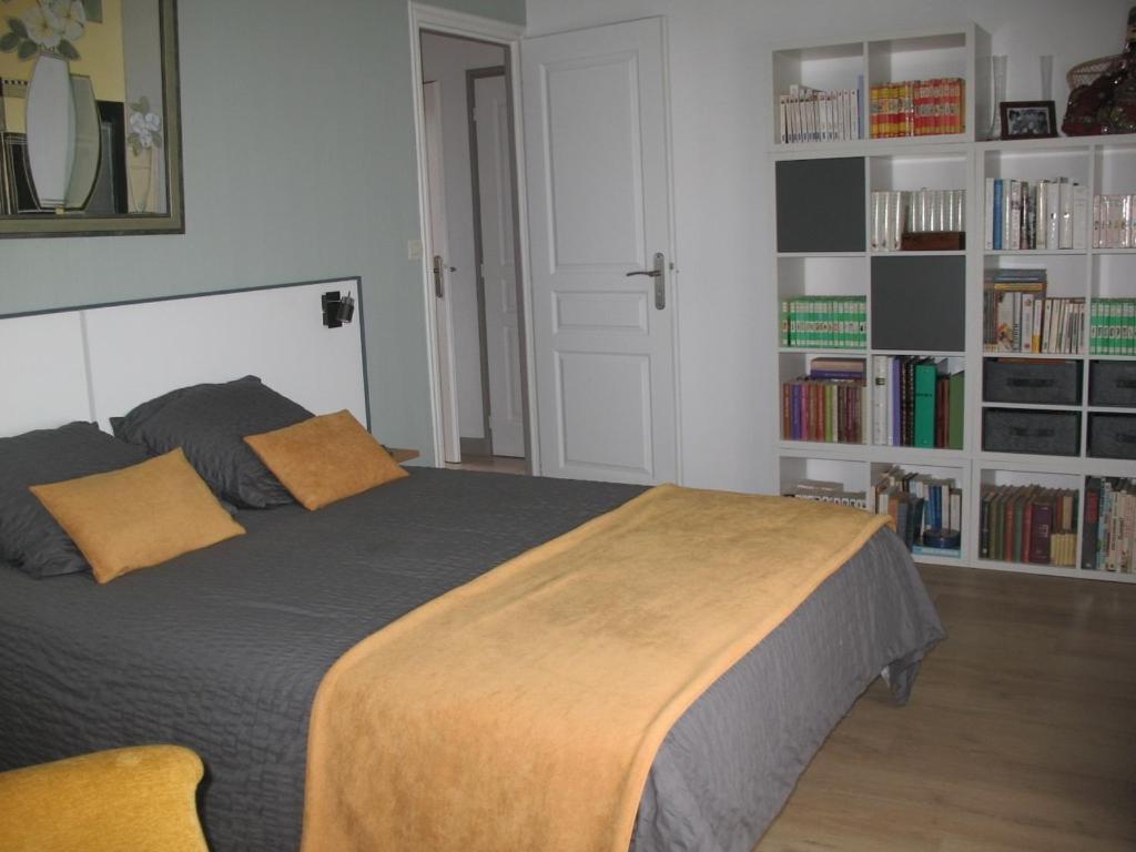Séjour chez l'habitant A La Rochelle Proche Velodyssee Et Parking Prive
